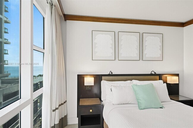 Building Photo - 6801 Collins Ave