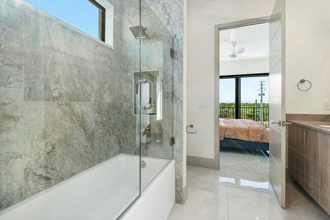 Building Photo - 13460 U.S. Rte 1