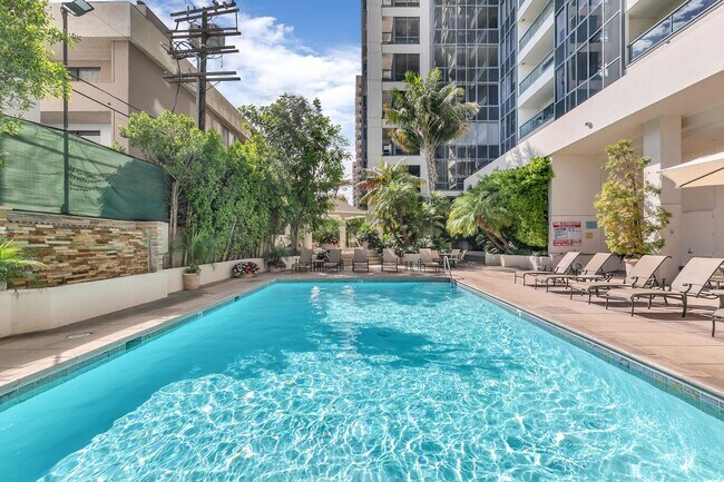 Building Photo - 10724 Wilshire Blvd