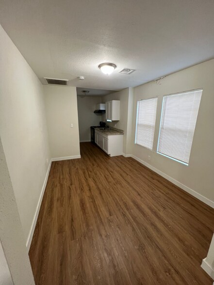 Building Photo - 3313 Hueco Ave