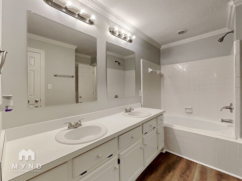 Building Photo - 4648 Forest Highland Dr