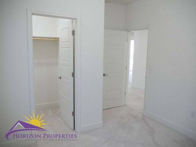 Building Photo - Modern Two-story 4 Bed 3.5 Bath 2,786 sqft...