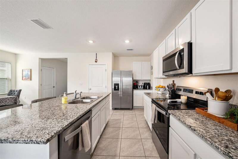 Building Photo - 3528 Maple Grv Wy