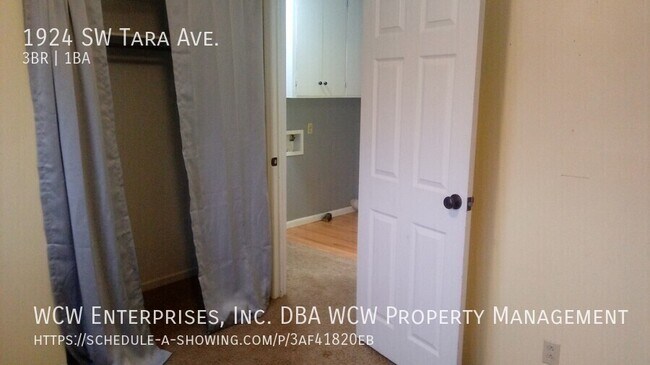 Building Photo - 1924 SW Tara Ave