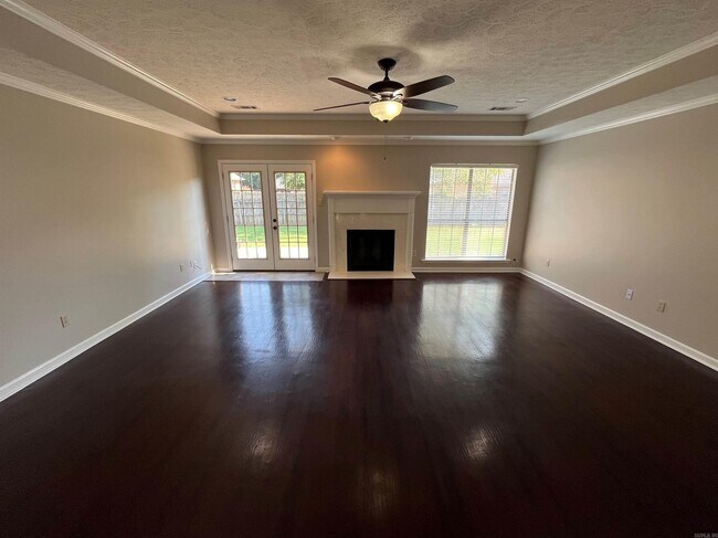 Building Photo - 28 Hillsboro Dr