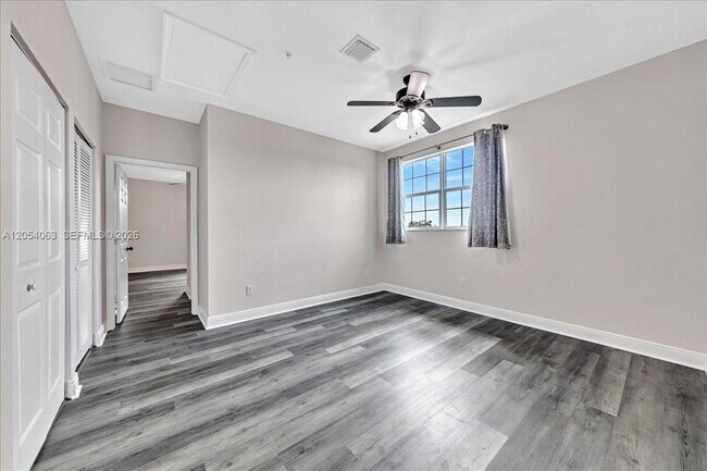 Building Photo - 995 SW 147th Ave