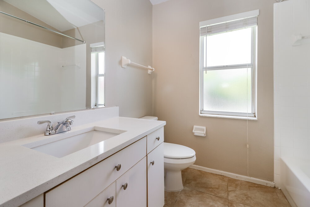 Building Photo - 1326 Kinsmere Dr