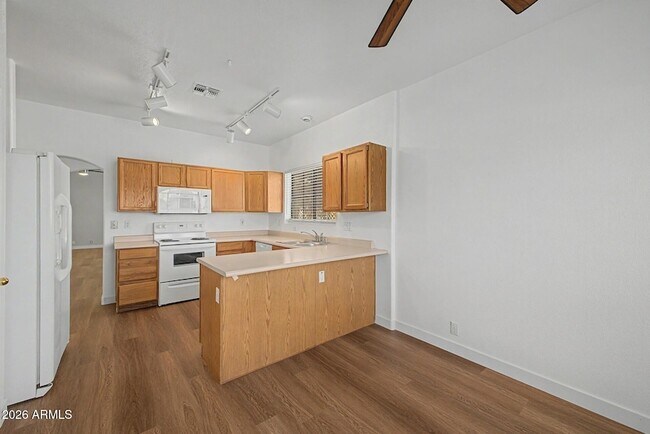 Building Photo - 8868 W Laurel Ln