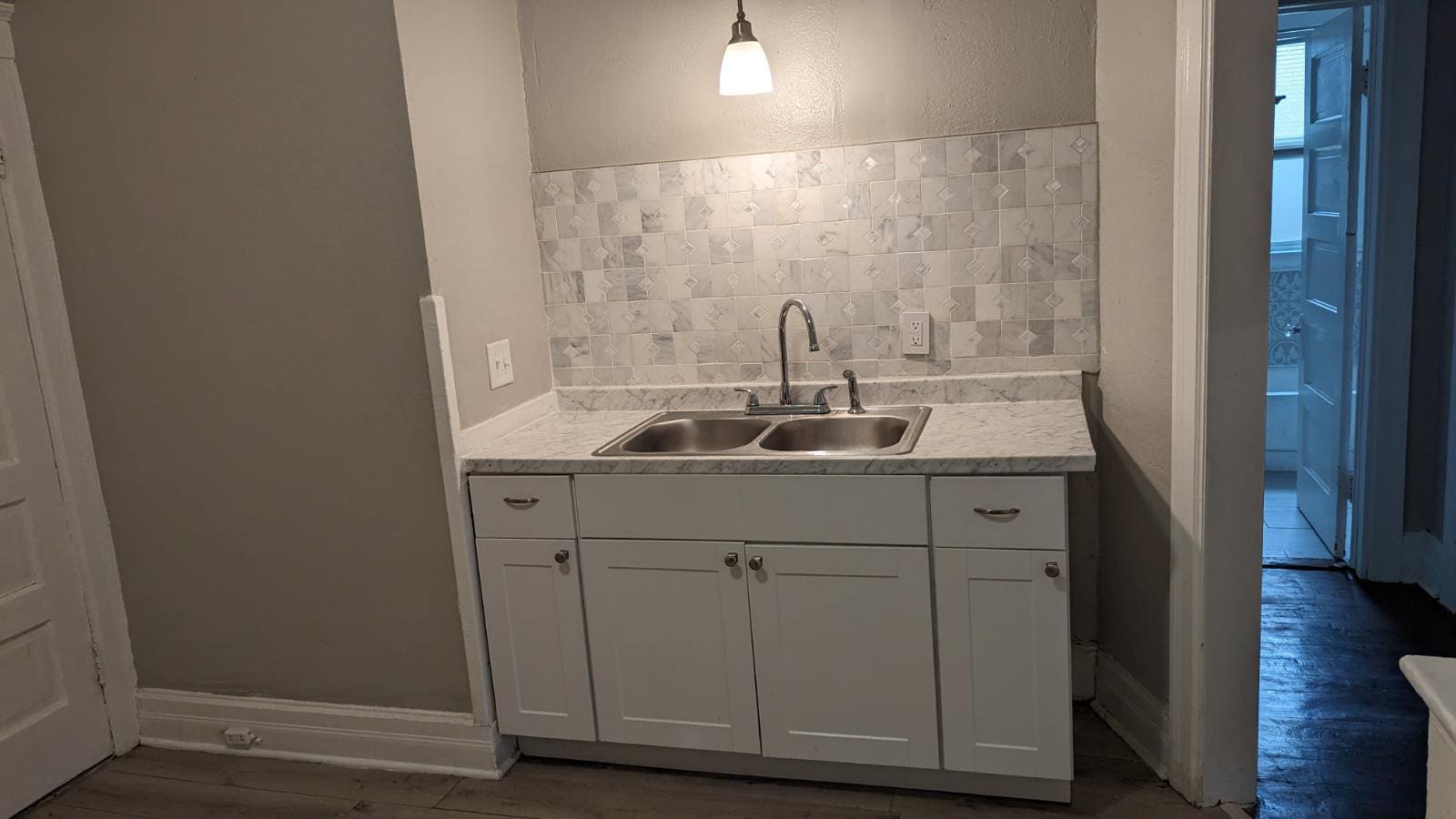 Building Photo - 536 Holbrook St