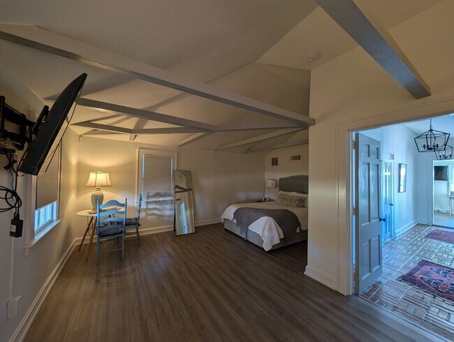 Building Photo - 405 Colleton Ave SE