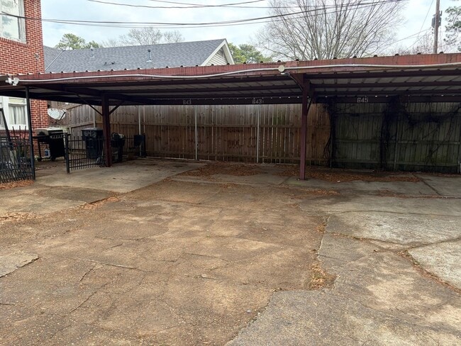 Building Photo - South Highlands 1BR/1BA