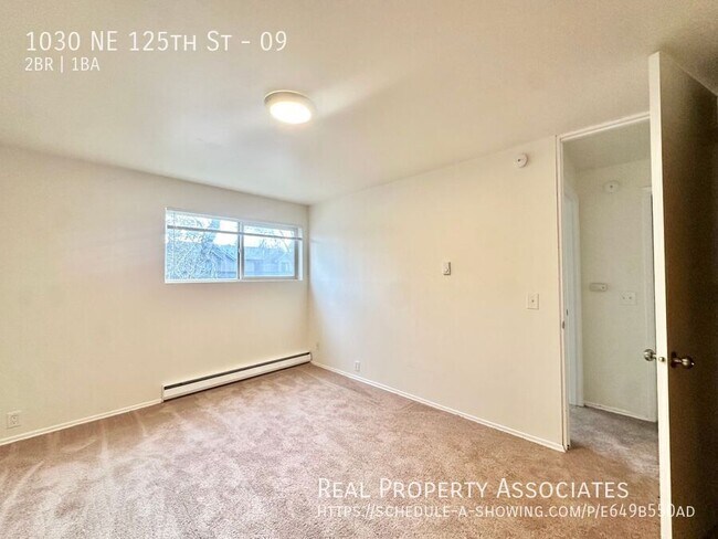 Building Photo - 1030 NE 125th St