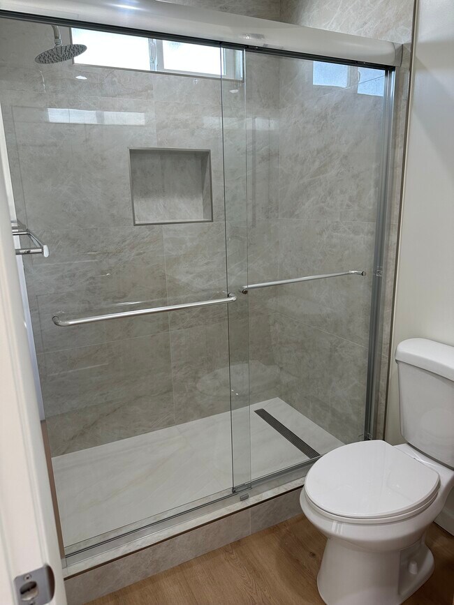 Building Photo - 135 N Florence St