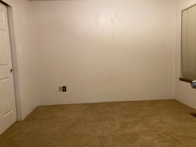 Building Photo - Powderhorn Condo $1850.00 plus fees.