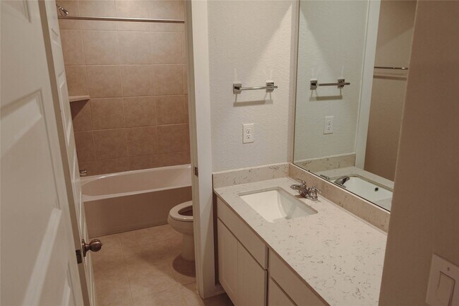 Building Photo - 16 Courageous Side Way