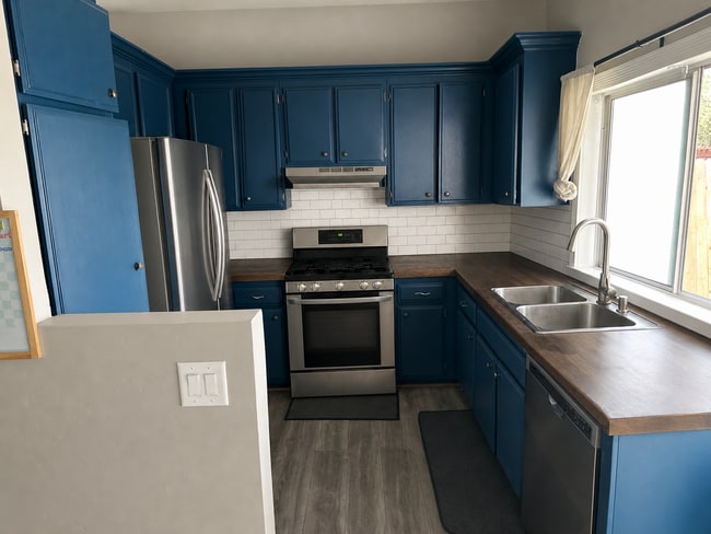 Building Photo - 8070 Haven View Dr