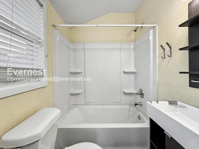 Building Photo - 247 S Hazel Ct