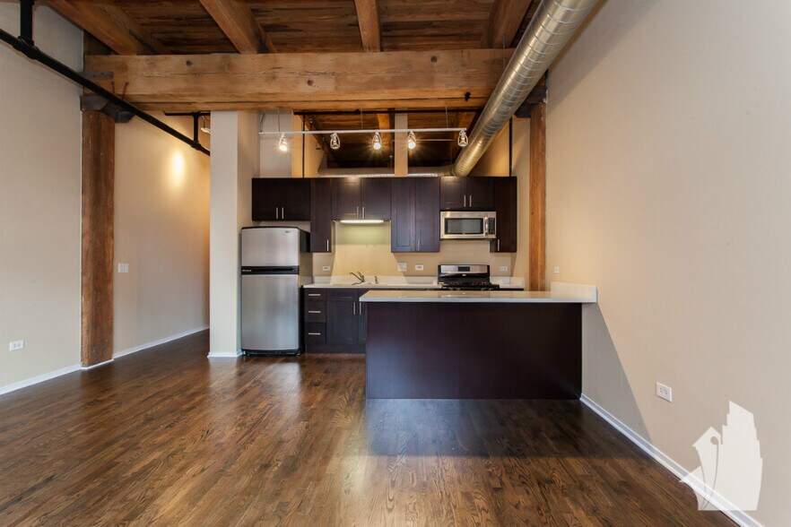 Building Photo - 1500 W Monroe St