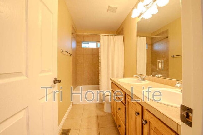 Building Photo - 11033 Grayledge Cir