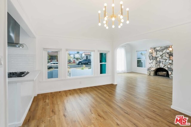 Building Photo - 1851 W 81st St