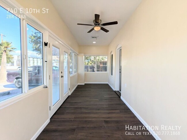 Building Photo - Remodeled 1924 Craftsman 2Bed/1Bath + Offi...