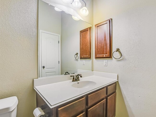 Building Photo - 452 Monahans Dr