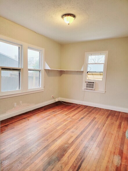 Bedroom - 813 28th St