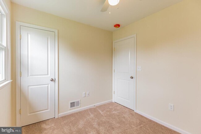 Building Photo - 6055 Dawn Dr