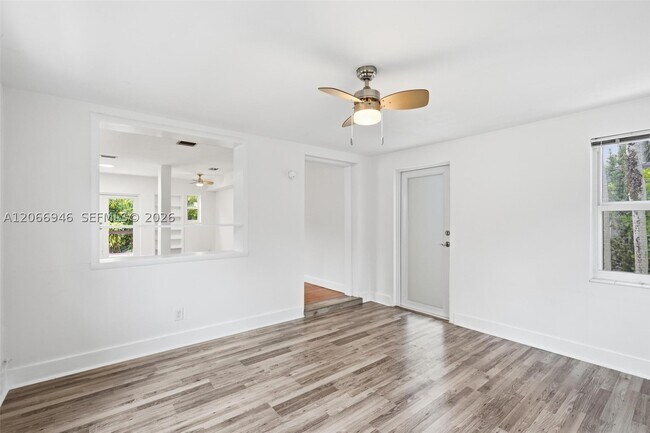 Building Photo - 2355 Overbrook St