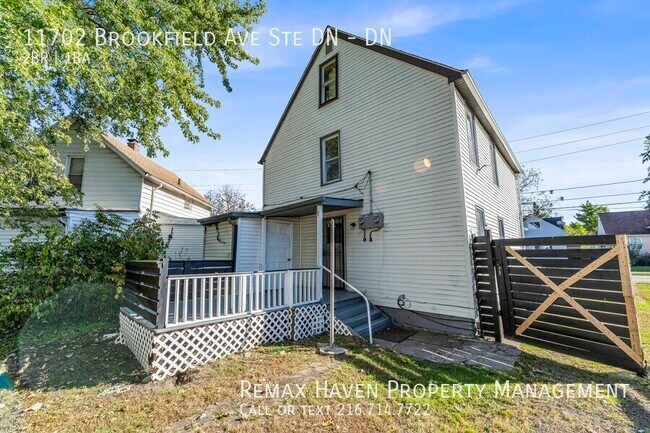 Building Photo - 11702 Brookfield Ave