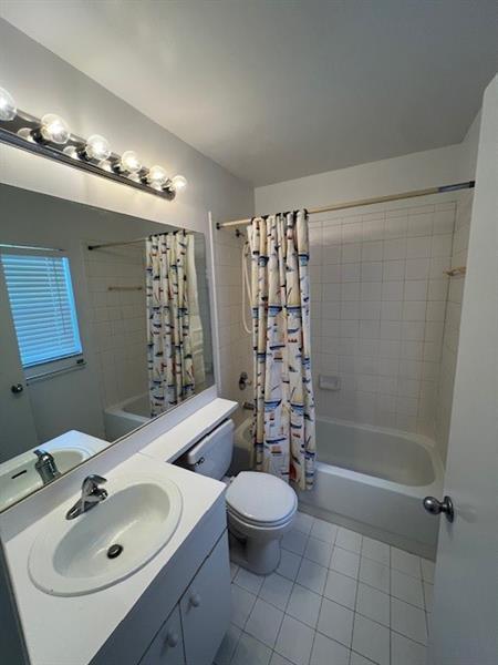 Building Photo - 4020 SW 72nd Way