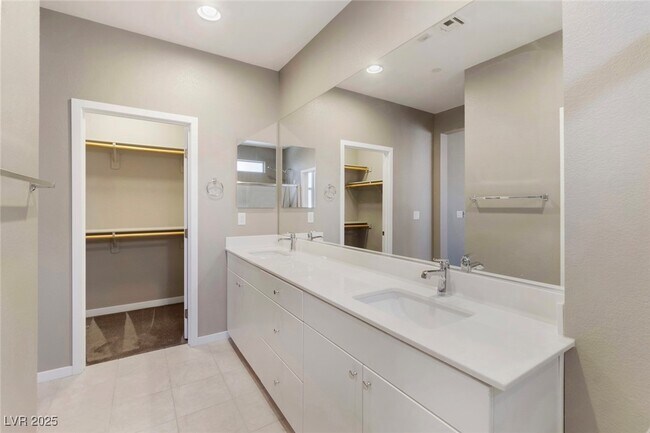 Building Photo - 11257 Rainbow Peak Ave