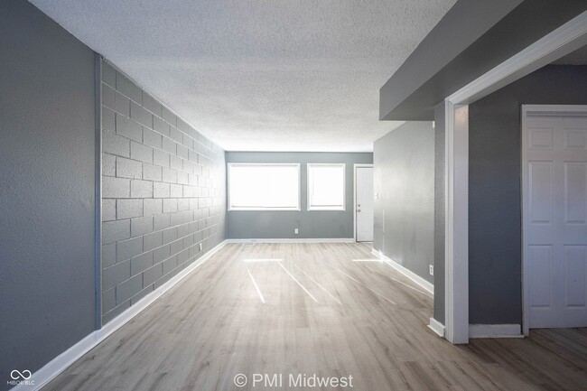 Building Photo - 6054 E 16th St