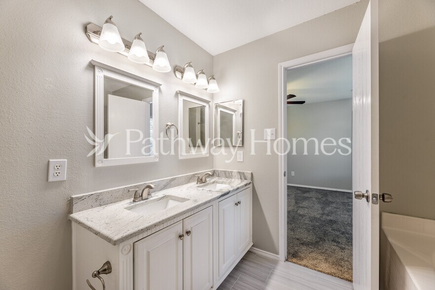 Building Photo - 1679 Chesterwood Dr