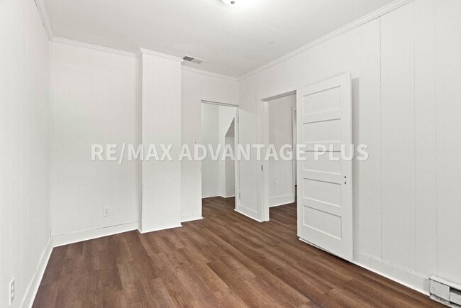 Building Photo - Apartment In Blackstone