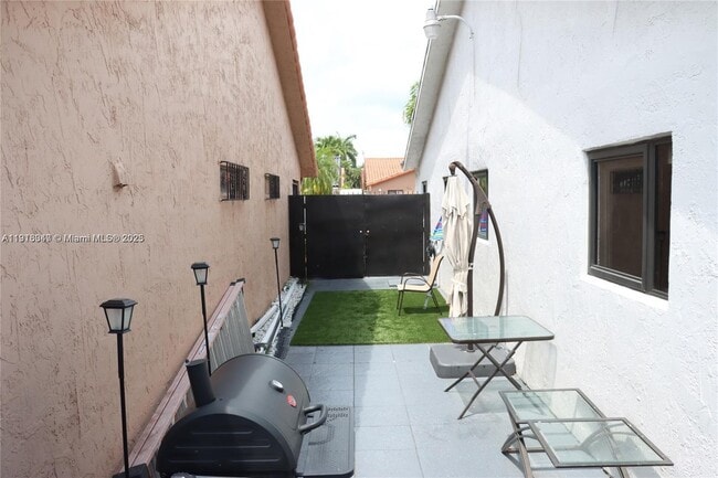 Building Photo - 10384 NW 128th Terrace