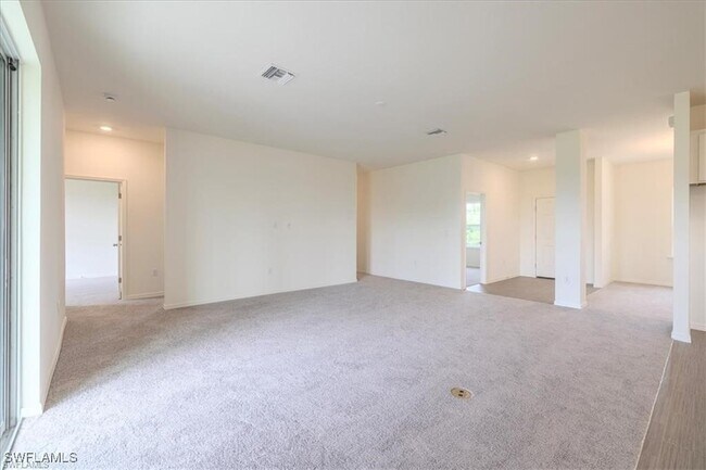 Building Photo - 4208 NE 15th Pl
