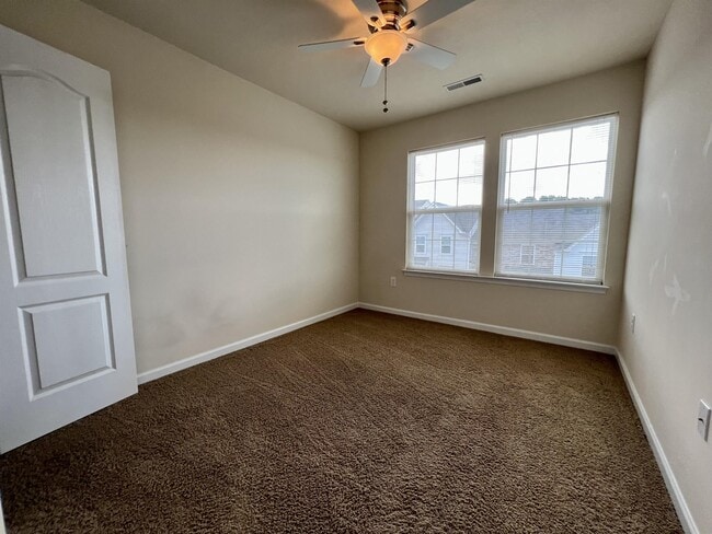 Building Photo - 326 Falcon Run