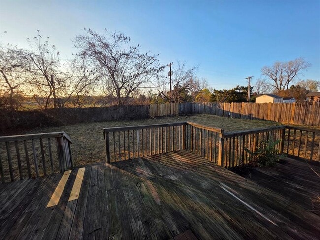 Building Photo - 47 Echo Ln