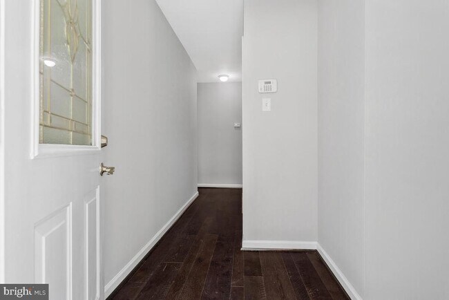 Building Photo - 9205 Midland Turn