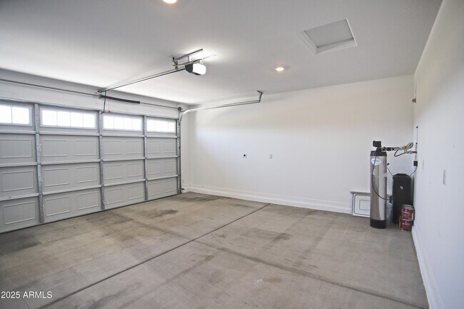 Building Photo - 32526 N 20th Gln