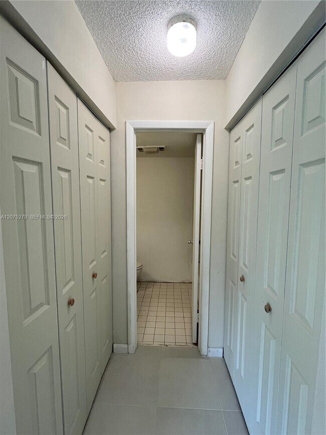 Building Photo - 3252 Foxcroft Rd