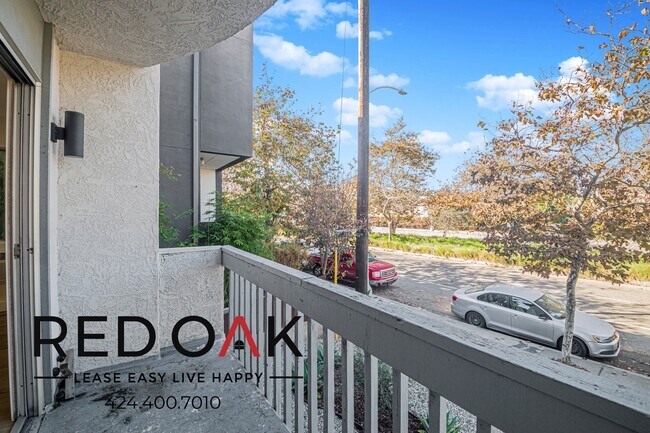 Building Photo - 426 S Venice Blvd