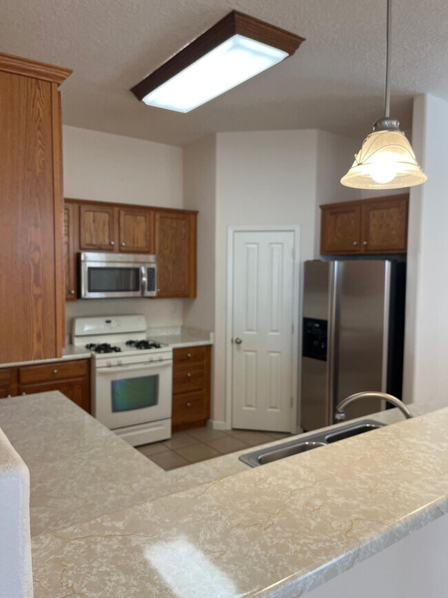 Building Photo - 1504 Reynosa Loop SE