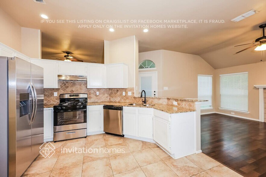 Building Photo - 3503 Daisy Ln