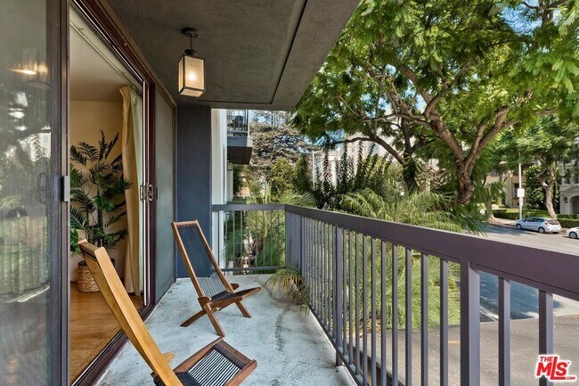 Building Photo - 1351 N Crescent Heights Blvd