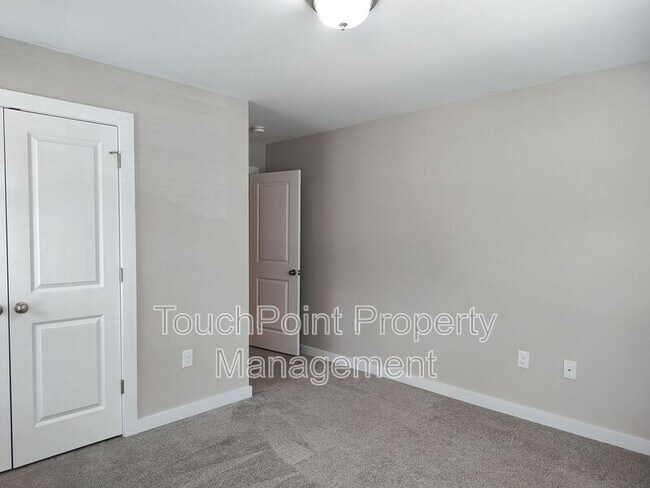 Building Photo - 4525 Lindsay Ln