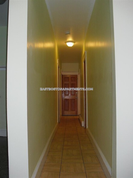 Building Photo - 42 Falcon St