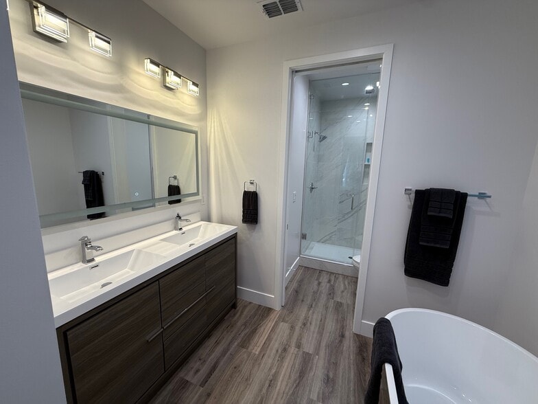 Building Photo - 2012 Uptown Aly