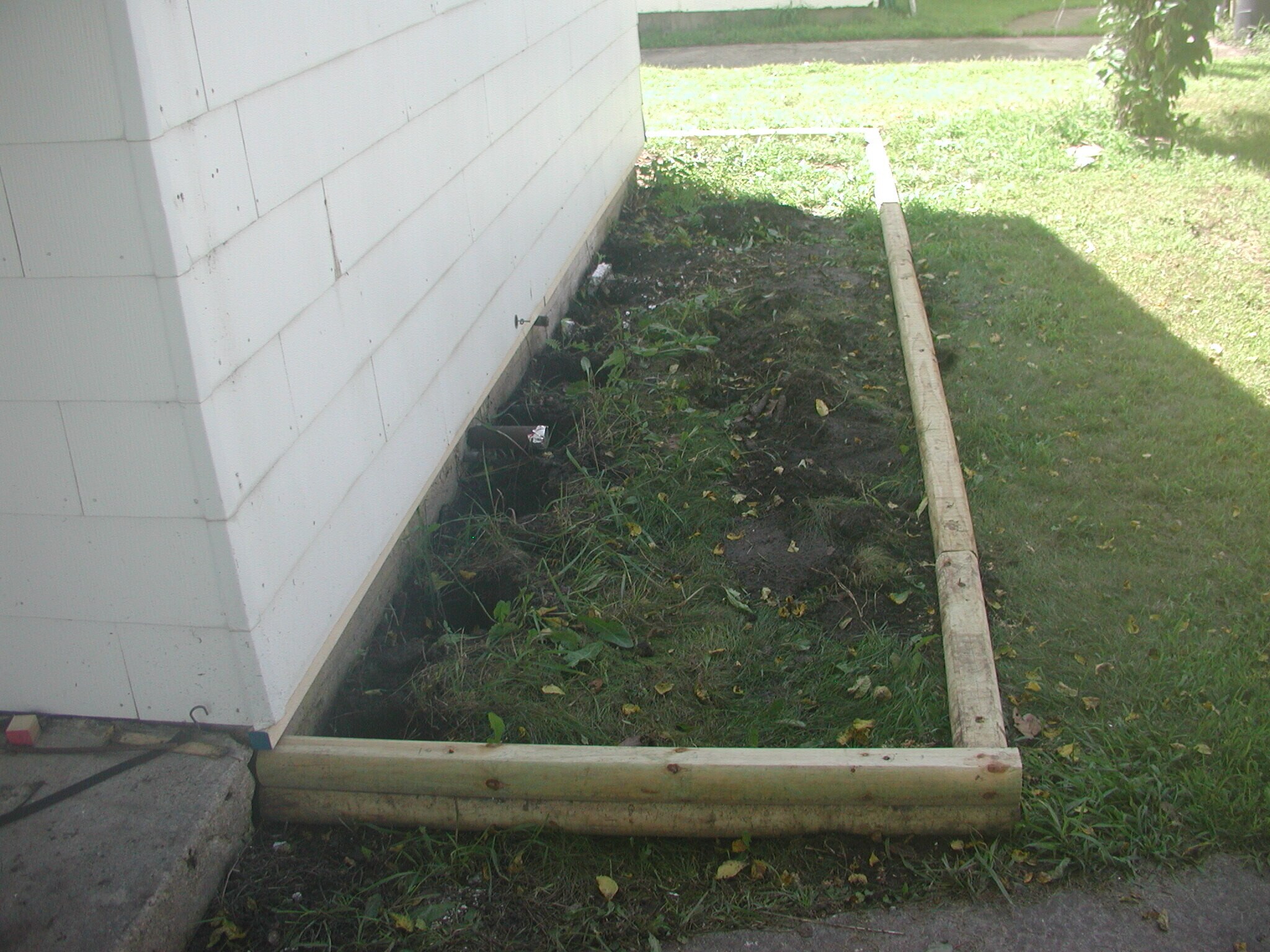 Building Photo - 241 E Ronning Ave